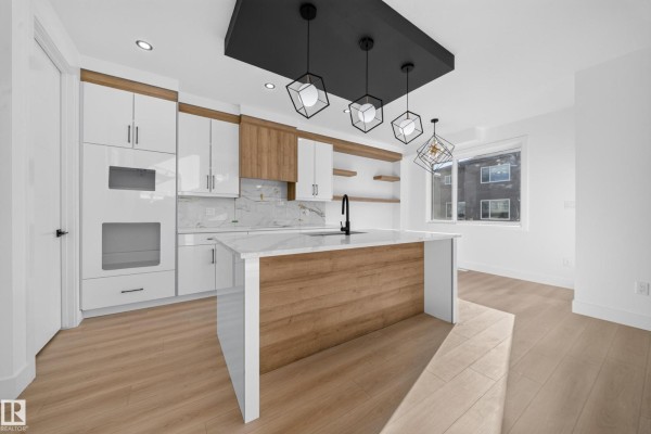 Kitchen - 6706 176a Av Nw, Edmonton, AB T5Z0Y2 Photo 3