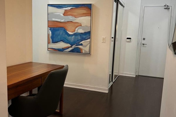 Dining room - 6709 - 14 York Street, Toronto, ON M5J0B1 Photo 2