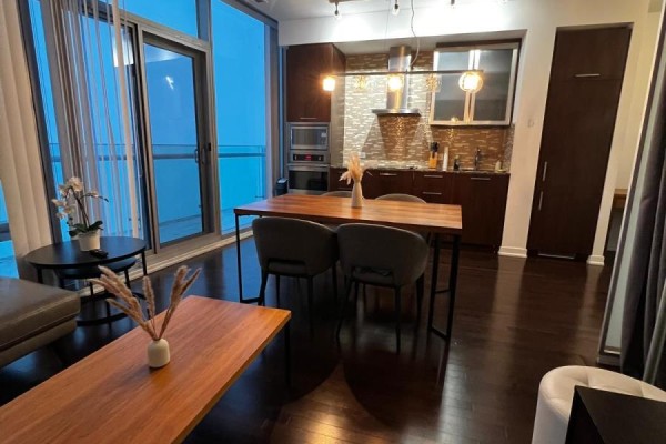 Kitchen - 6709 - 14 York Street, Toronto, ON M5J0B1 Photo 3