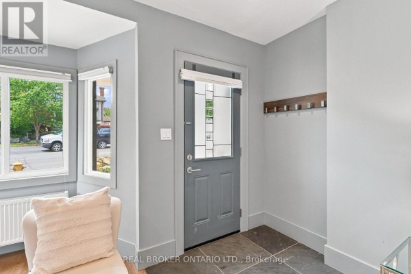 671 Scarlett Road, Toronto, ON, photo 2