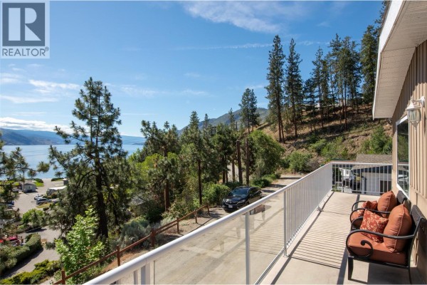 Primary Bedroom - 6711 Highway 97 Highway Unit# 34, Peachland, BC V0H1X9 Photo 5