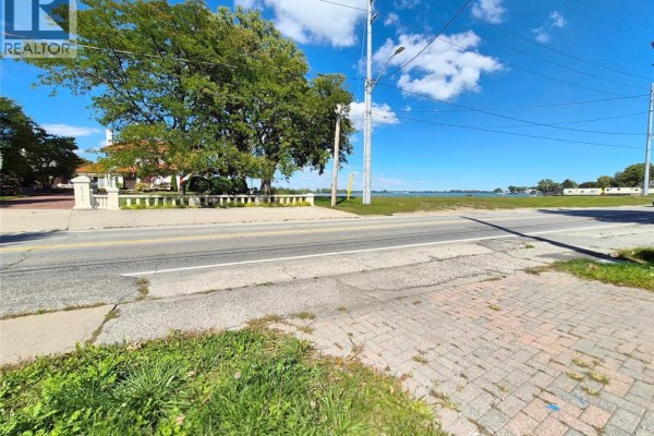 6711 Riverside Drive, Windsor, ON, photo 3