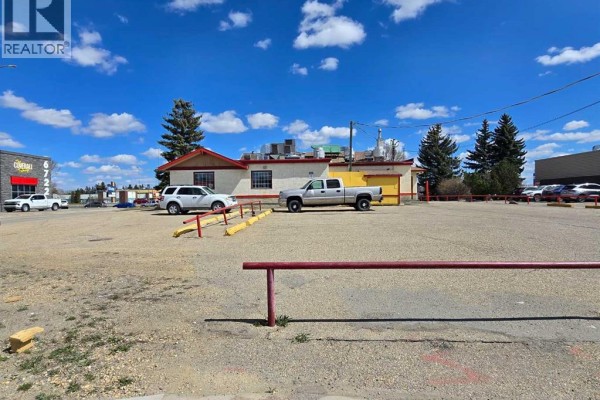 6712 50 Avenue, Red Deer, AB T2N4E1 Photo 5