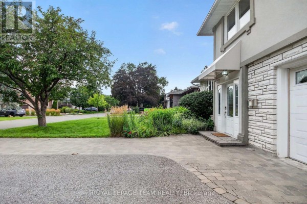673 Golden Avenue, Ottawa, ON K2A2G3 Photo 4