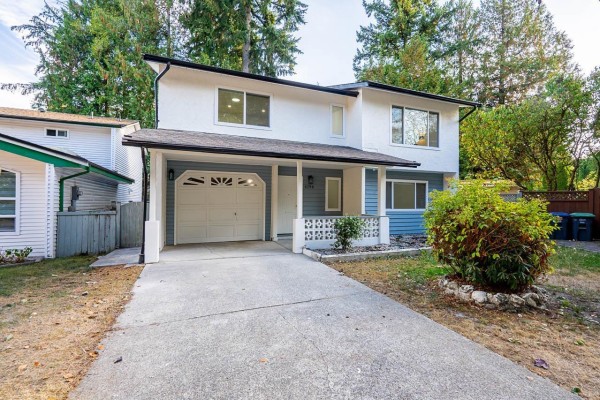 6738 128b Street, Surrey, BC V3W7C4 Photo 2