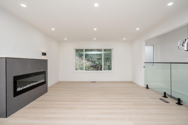 6738 128b Street, Surrey, BC V3W7C4 Photo 4