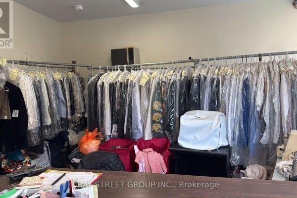 674 College Street, Toronto, ON M6G1B8 Photo 2