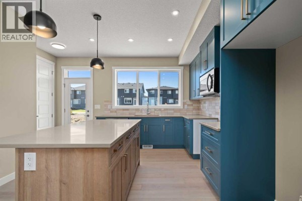 676 Sora Boulevard Se, Calgary, AB, photo 2