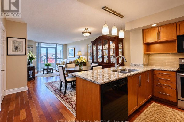 Dining room - 677 - 23 Cox Boulevard, Markham, ON L3R7Z9 Photo 2