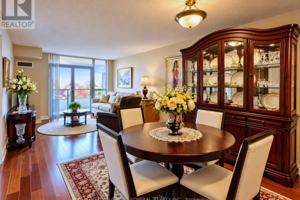 Kitchen - 677 - 23 Cox Boulevard, Markham, ON L3R7Z9 Photo 3