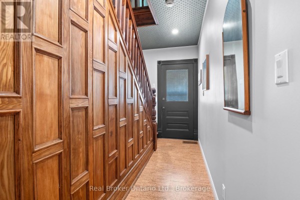 677 Garafraxa Street N, West Grey, ON, photo 3