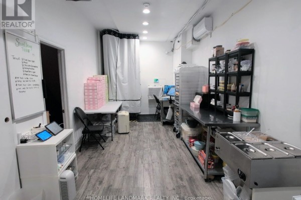 677 Queen Street W, Toronto, ON M6J1E6 Photo 4