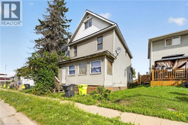 678 Albert Street W, Sault Ste  Marie, ON, photo 2