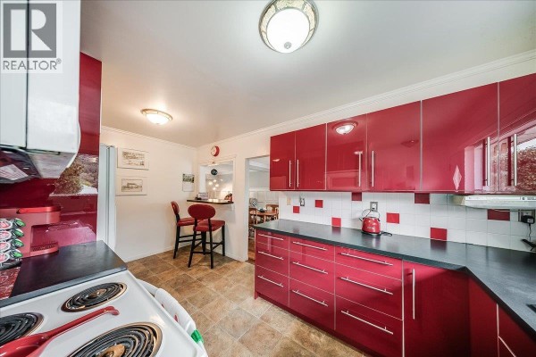 Family room - 678 Schofield Highway, Warfield, BC V1R2G8 Photo 4
