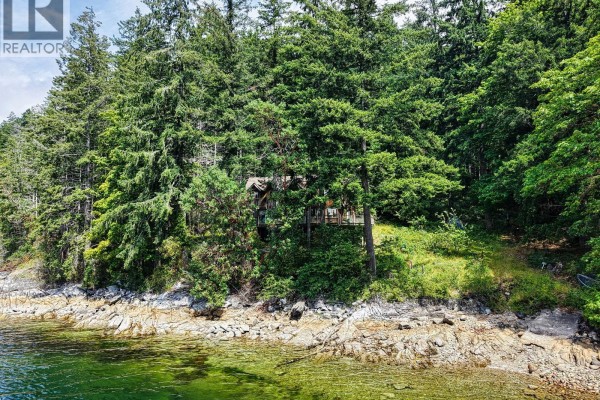 6787 Sechelt Inlet Road, Sechelt, BC V7Z0L2 Photo 4