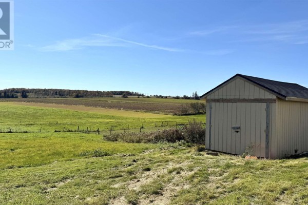 Bath (# pieces 1-6) - 679 Route 225, Hampshire, PE C0A1Y0 Photo 3