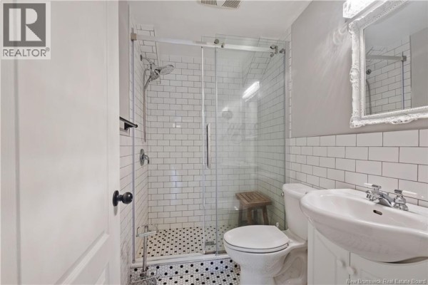 68-70 Arlington Drive, Moncton, NB, photo 3