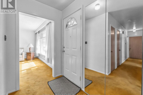 68 Beacham Crescent, Toronto, ON, photo 3