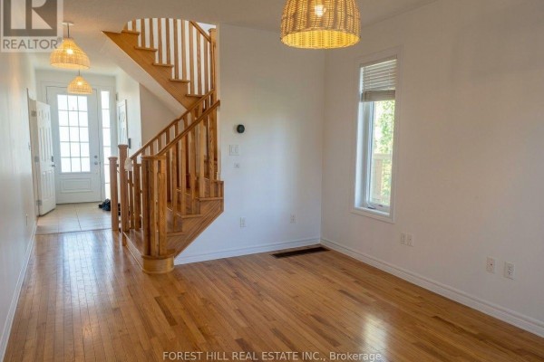 Dining room - 68 Blanchard Crescent, Essa, ON L3W0M9 Photo 4