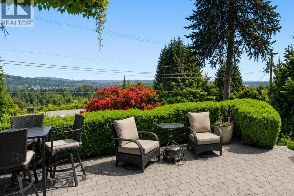 68 Bonnymuir Drive, West Vancouver, BC V7S1L2 Photo 5