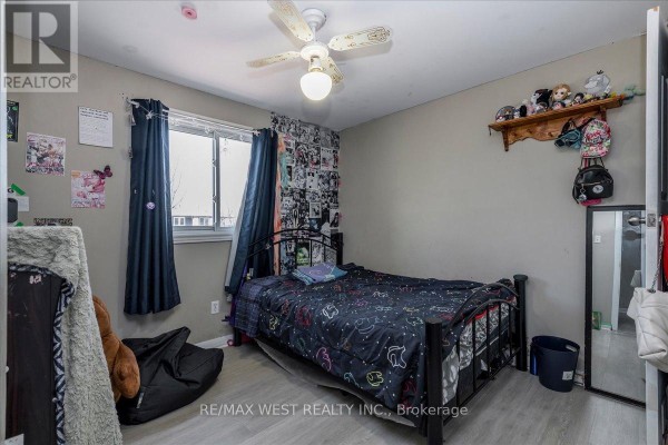 68 Chaucer Crescent, Barrie, ON, photo 3