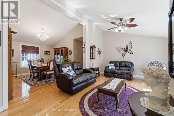 68 Cherokee Lane, Ashfield Colborne Wawanosh, ON, photo 3