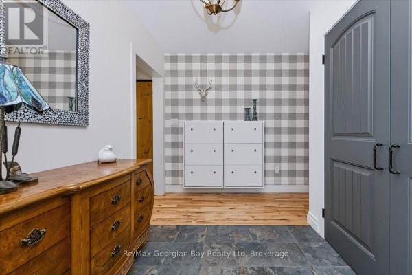 68 Coldwater Road, Severn, ON L0K1E0 Photo 5