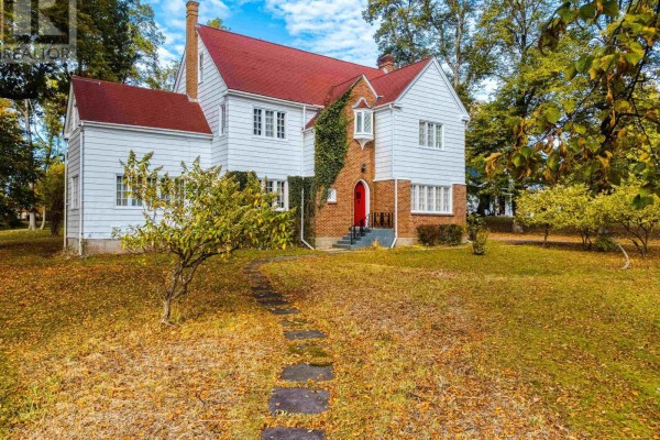 68 Cottage Street, Pictou