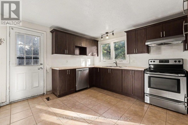 68 Downsview Crescent, Ottawa, ON K2G0A5 Photo 5