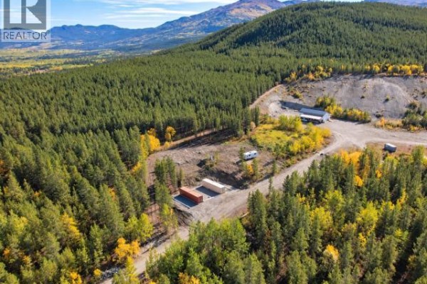 68 Elk Road, Whitehorse North, YT Y1A6M8 Photo 2