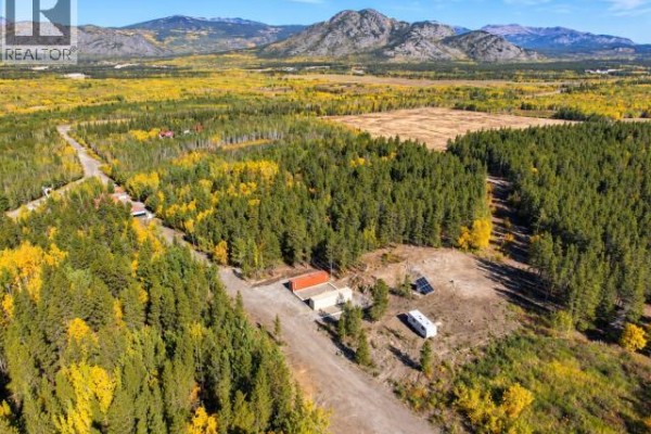 68 Elk Road, Whitehorse North, YT Y1A6M8 Photo 4