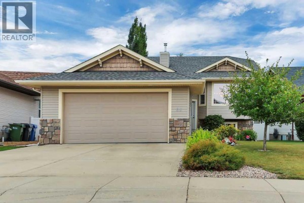68 Isbister Close, Red Deer, AB, photo 2