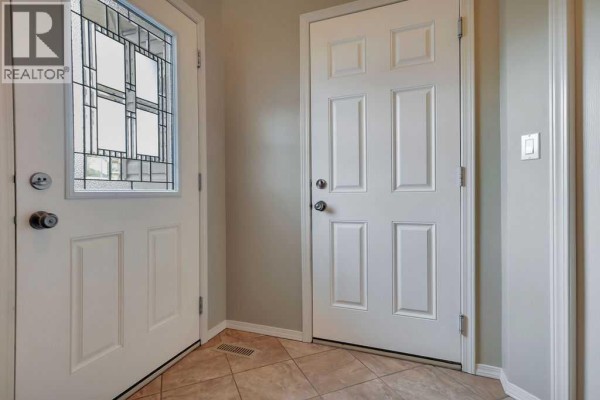 Primary Bedroom - 68 Isbister Close, Red Deer, AB T4R0B9 Photo 5