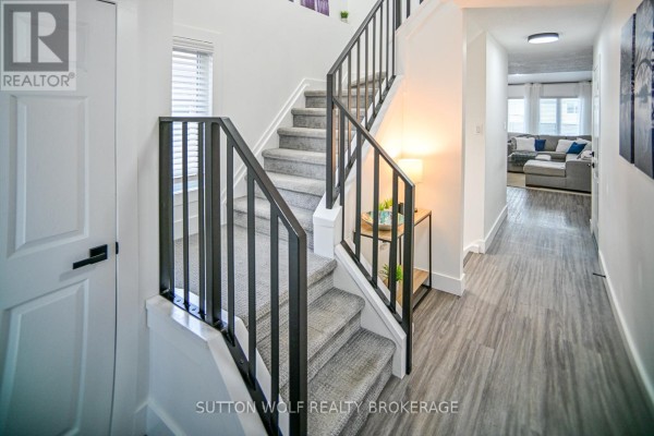 68 Laura Lane, Strathroy Caradoc, ON, photo 3