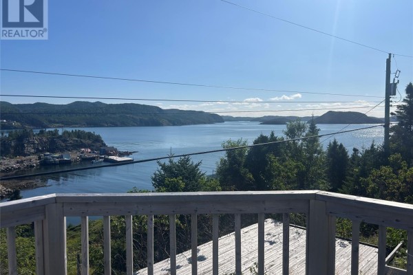 Bath (# pieces 1-6) - 68 Main Street, Leading Tickles, NL A0H1T0 Photo 2