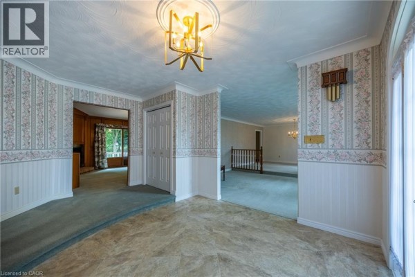 68 Royal Oak Drive, Brantford, ON, photo 3