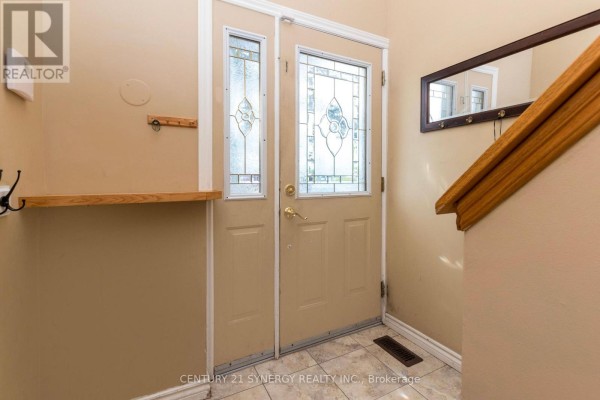 Living room - 68 Sheldrake Drive E, Ottawa, ON K2L1S8 Photo 5