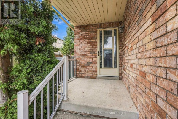 Kitchen - 68 Studebaker Trail, Brampton, ON L7A3A5 Photo 3