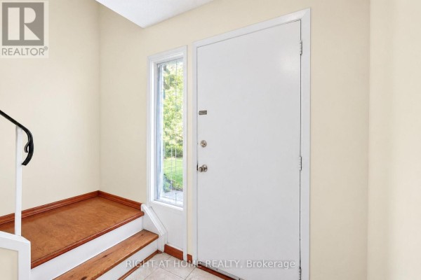 Kitchen - 68 Trott Square, Toronto, ON M1B1V8 Photo 3