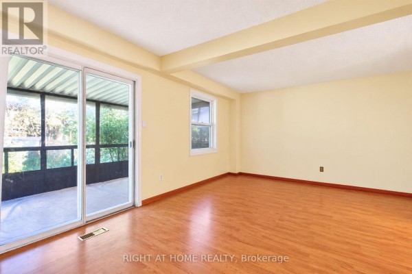 Primary Bedroom - 68 Trott Square, Toronto, ON M1B1V8 Photo 4