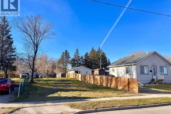68 Victoria Avenue, Yorkton, SK S3N1S8 Photo 3