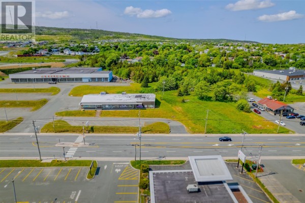 680-686 Topsail Road, St  John S, NL A1E2E2 Photo 5
