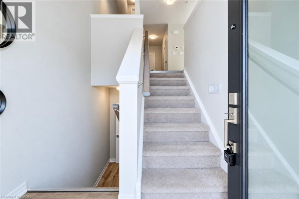 3pc Ensuite bath - 680 Benninger Drive, Kitchener, ON N2E0J4 Photo 4