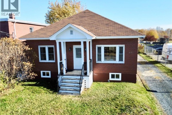 680 Bridge Street, Bathurst