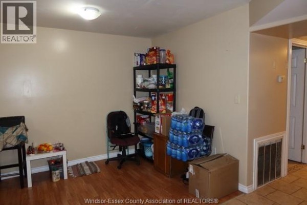 Living room - 680 Cameron Avenue Unit# 4, Windsor, ON N9B1Z1 Photo 4