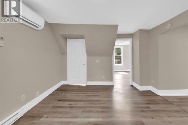 680 Lincoln Unit# Main Unit, Windsor, ON, photo 2