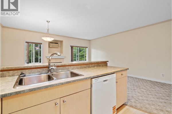 Dining room - 680 Marine Park Drive Ne Unit# 7, Salmon Arm, BC V1E3L4 Photo 4