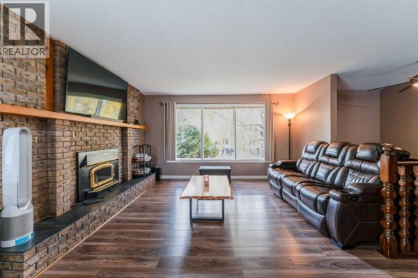 Primary Bedroom - 680 Wallace Drive, Carstairs, AB T0M0N0 Photo 4