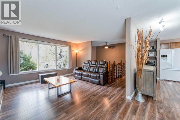 Bedroom - 680 Wallace Drive, Carstairs, AB T0M0N0 Photo 5