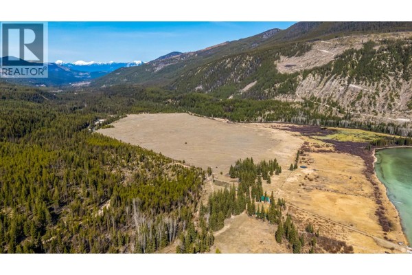 6800 Findlay Whitetail Lake Road, Fairmont Hot Springs, BC V0B1L2 Photo 3